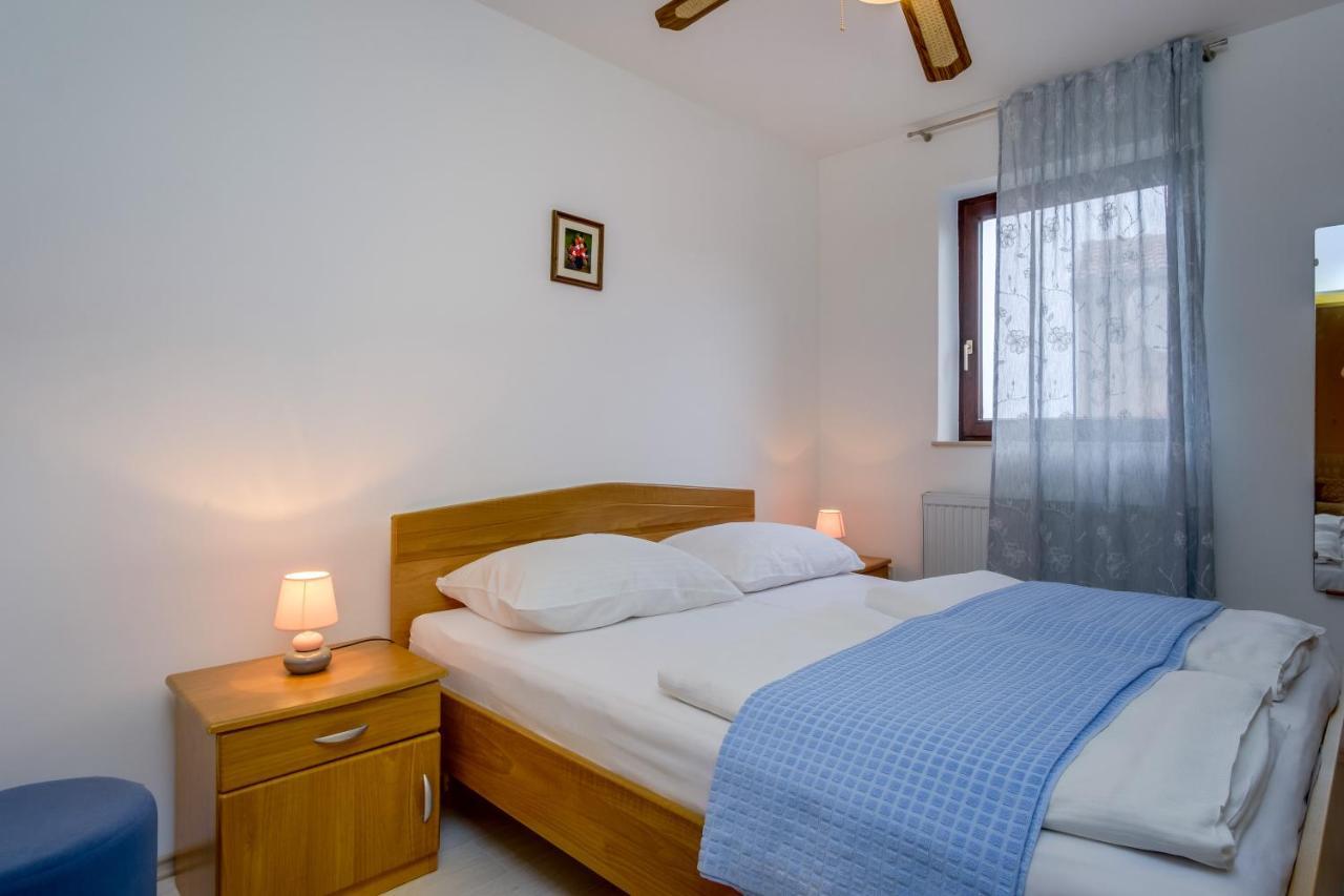 מאלי לוסיניי Apartments Anci מראה חיצוני תמונה
